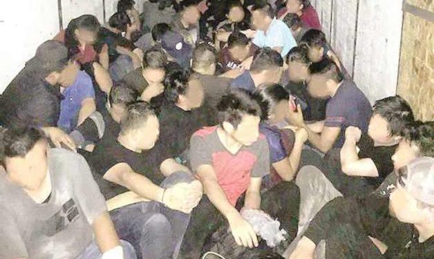 Arrestan a más de 100 inmigrantes