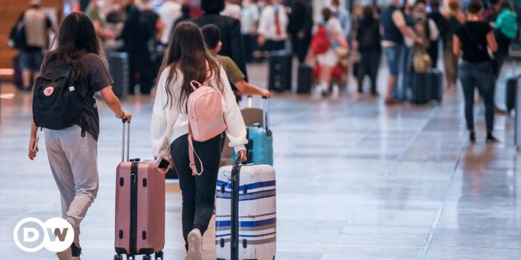 Aumento de la variante Delta: Alemania sopesa nuevas normas de viaje | Coronavirus | DW