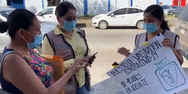 Centros de vacunación en Chiapas siguen vacíos, invitan hasta en cruceros