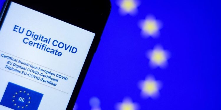 Certificado digital COVID: El pase de viaje para toda la UE entra oficialmente en vigor