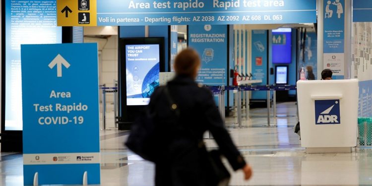 Certificado sanitario de la Unión Europa entra en vigor con la ilusión de revivir los viajes