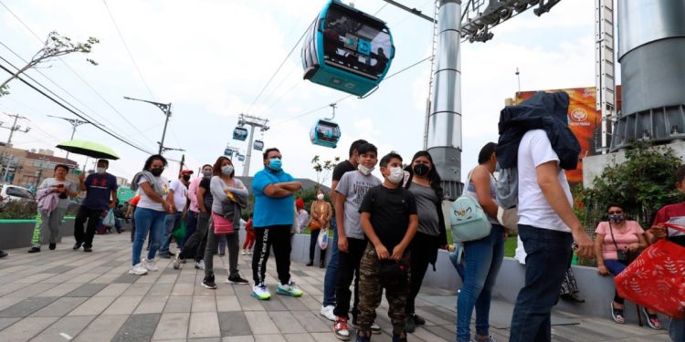 Como en la feria, se emocionan con el Cablebús
