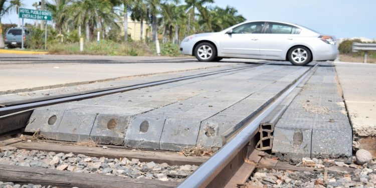 Convocan a obra en crucero ferroviario en Mazatlán