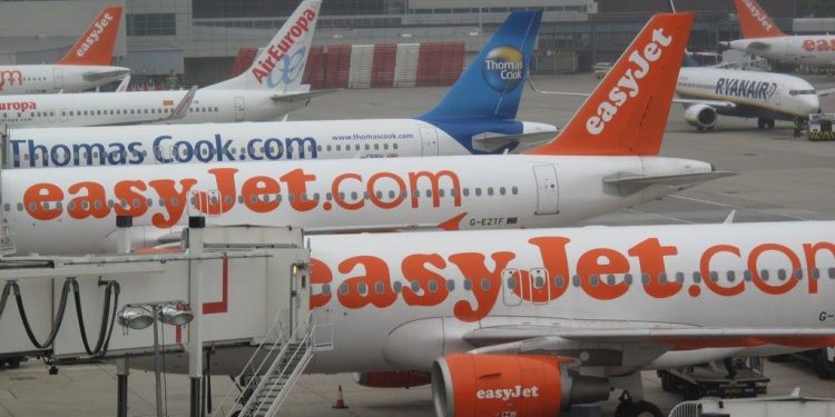 Crisis en la industria de viajes, aeropuertos esperan solo el 20% del normal de pasajeros