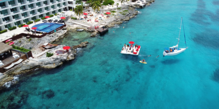 De festejo en Cozumel con Hotel B y Hotel B Unique