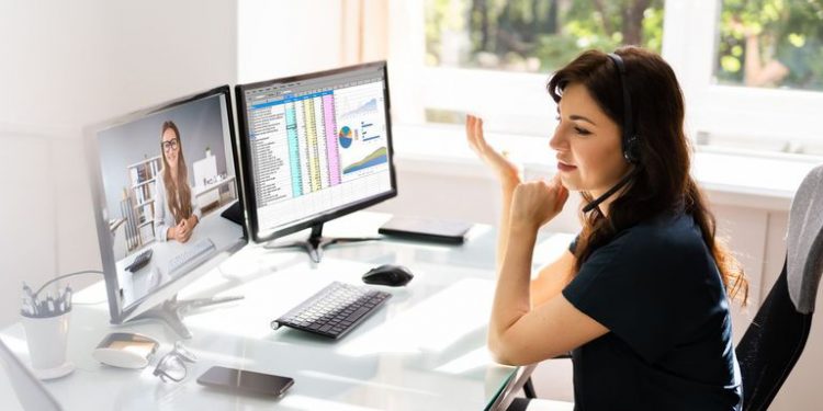 Dos pantallas: la mejor inversión para trabajar mucho mejor desde casa, y es muy fácil de implementar
