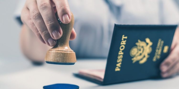 EU crea pasaporte no binario para respetar la diversidad de género