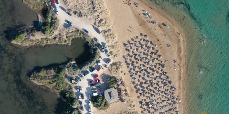 El 'Día de la Libertad' en Inglaterra trae esperanzas para el regreso de los británicos a Grecia
