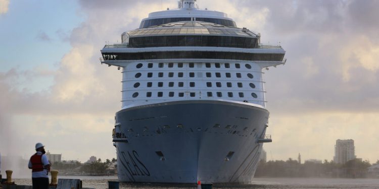 El Tribunal de Apelaciones eleva las restricciones de COVID de los CDC para los cruceros con sede en Florida