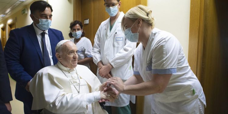 El papa vuelve al Vaticano 10 días después de su operación | Noticias