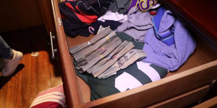 En Azuay se usaba como fachada una agencia de viajes para ofrecer traslados irregulares hacia Estados Unidos | Seguridad | Noticias