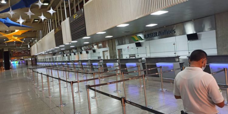 Gremios piden apertura total de aeropuertos para reactivar el turismo