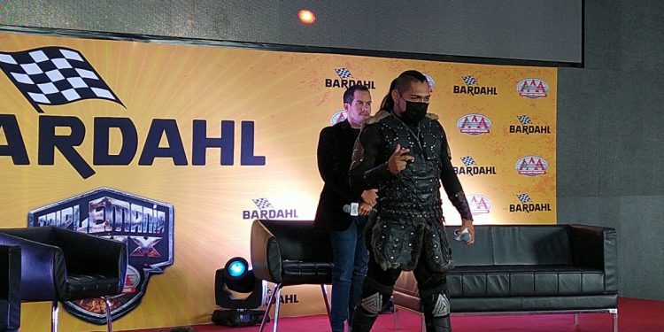 Hijo del Vikingo en la conferencia de prensa de Triple A