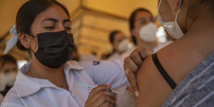 Inicia mañana vacunación para jóvenes de 18 a 29 años en Aguascalientes
