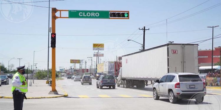 Intervienen crucero de Cloro y Norzagaray con nuevos semáforos