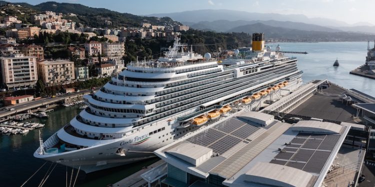 Italia: Costa Cruceros estrena en Savona el nuevo Costa Firenze