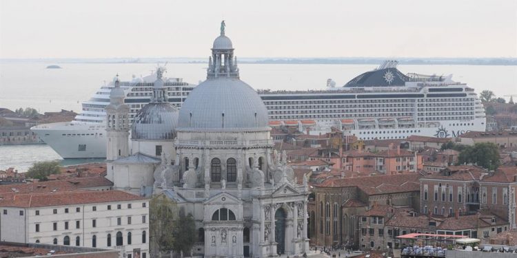 Italia.- El Gobierno italiano prohíbe la entrada de grandes cruceros en Venecia a partir del 1 de agosto