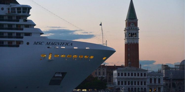 Italia blinda Venecia de los grandes cruceros