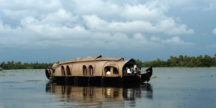 Kerala actualiza las pautas de viaje de COVID-19 y permite la exención de la prueba RT-PCR obligatoria para los pasajeros completamente vacunados