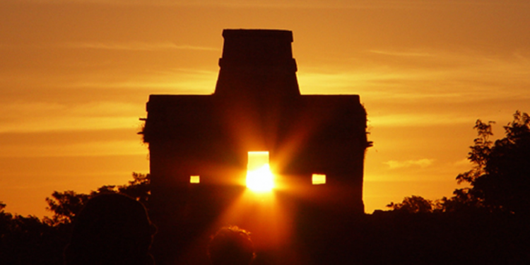 yucatan cultura maya  Zona Arqueológica de Dzibilchaltún.png