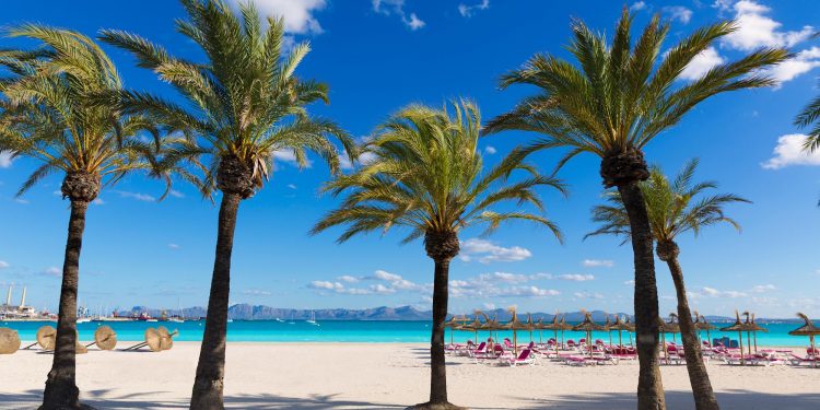 Las mejores playas familiares de España, Croacia, Italia y Grecia han sido reveladas como elegidas por los lugareños.