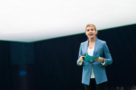 Laura Guzmán, vicepresidenta de Cloud Sales en Salesforce