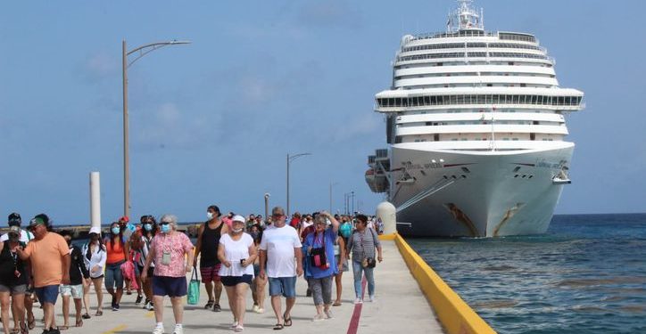 Llega tercer crucero a Mahahual tras pausa por COVID-19