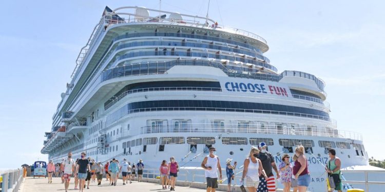 Llegada de Carnival Horizon reabre turismo de cruceros en República Dominicana - Spanish Version