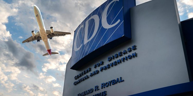 Los CDC recomiendan evitar los viajes a estados con altos índices de contagios de coronavirus