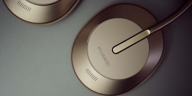 Los Huawei FreeBuds Studio tienen 24 horas de autonomía y una de las mejores cancelaciones de ruido que existe, están de oferta con un descuento de 120 euros | Tecnología