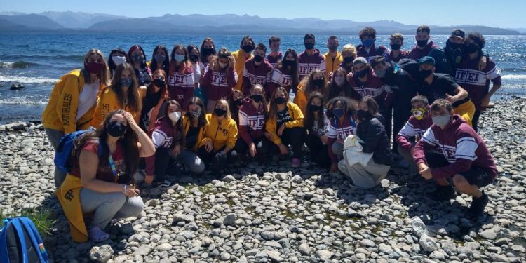 Los estudiantes retoman los viajes de egresados a Bariloche a mediados de agosto