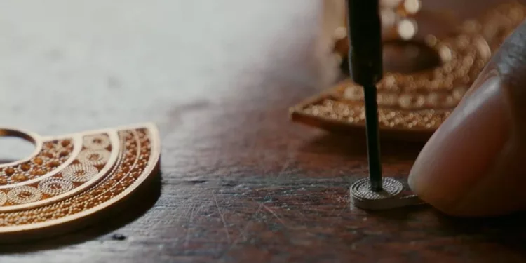 Los mejores destinos para encontrar tejidos artesanales y orfebrería en Colombia