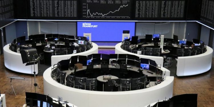 Los resultados de las grandes empresas y el sector de viajes impulsan las bolsas europeas