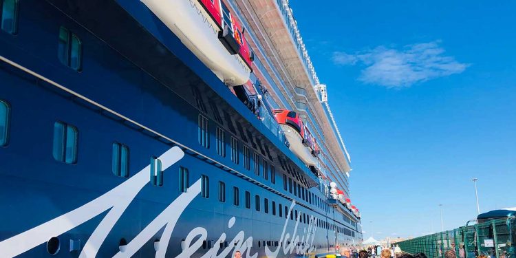 Málaga recibe el crucero Mein Schiff 2 en su tercera escala a la Costa del Sol