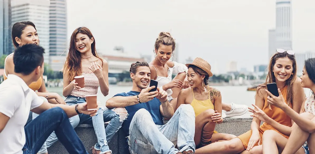 Millennials, generación de viajes, aventuras, tecnologías, modas extrañas, sin hijos, ni matrimonio.