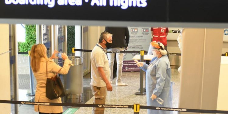 Coronavirus, Argentina, pandemia, viajes, testeos, NA