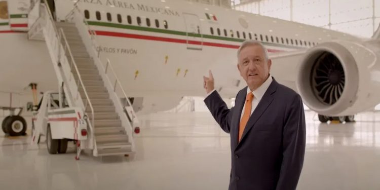 Ofrecen Avión Presidencial para fiestas y viajes familiares