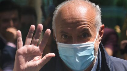 El ventrílocuo y productor de televisión José Luis Moreno, a su salida el jueves de la Audiencia Nacional