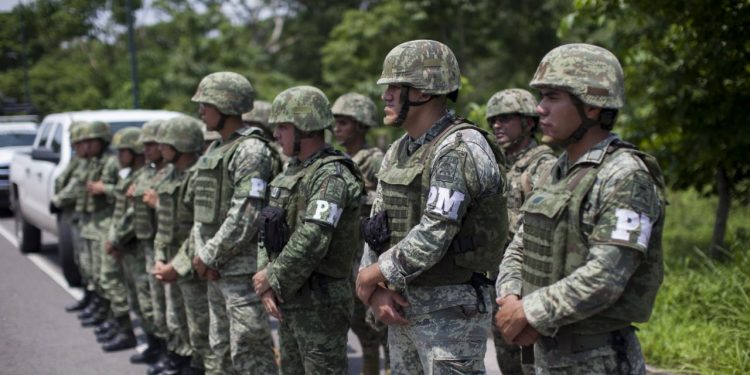 Organizaciones denuncian a AMLO ante CIDH por militarización de política migratoria