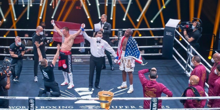 Otro campeón mundial crucero decide subir al peso pesado