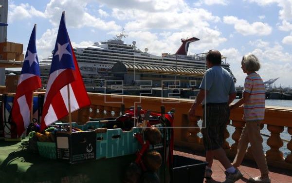 Paradas técnicas de dos barcos cruceros dejan 2 millones a las arcas locales