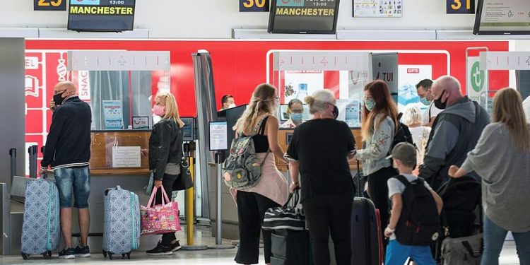 Pases Bajos desaconseja los viajes a Baleares y Canarias