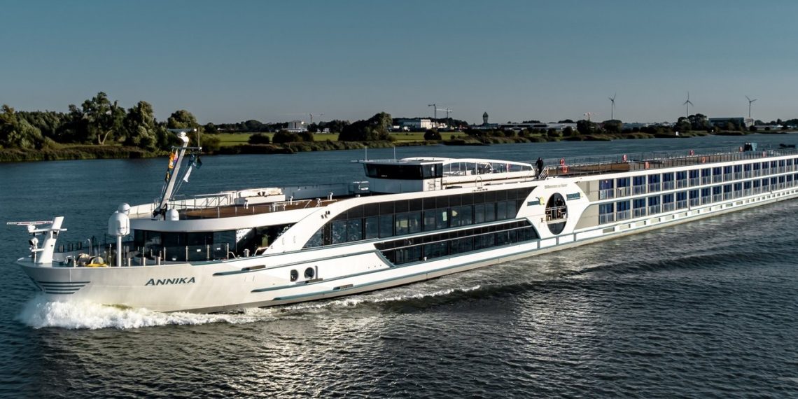Phoenix Reisen bautiza a sus dos nuevos cruceros fluviales