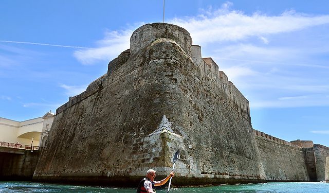 Publicadas las bases para el talonario descuento "Ceuta Emociona" | Ceuta Televisión | Noticias Ceuta