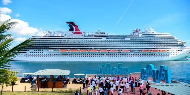 Puerto Plata recibe cerca de tres mil turistas en la reapertura de la industria de cruceros