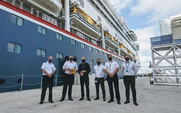 Puerto de Portsmouth da la bienvenida a crucero Borealis de Fred.Olsen Cruise Line