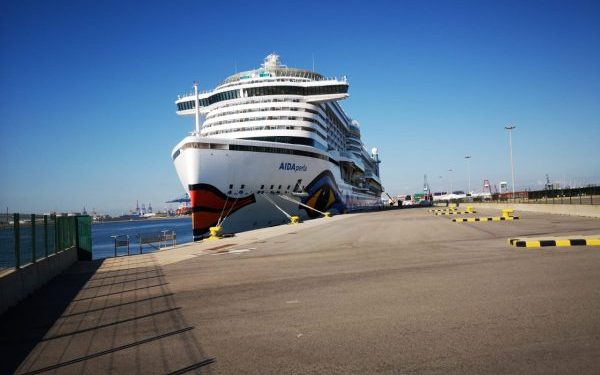 Puerto de València recibe la escala del crucero AIDAperla