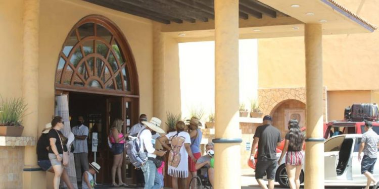 Reconoce Sectur relajamiento de empresarios y personas vacunadas ante el Covid-19 en Mazatlán