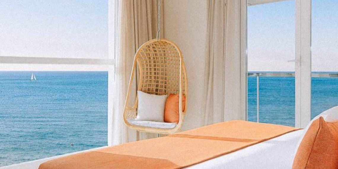 Reservó un hotel con vista al mar y se llevó la decepción de su vida: “Es terrible”