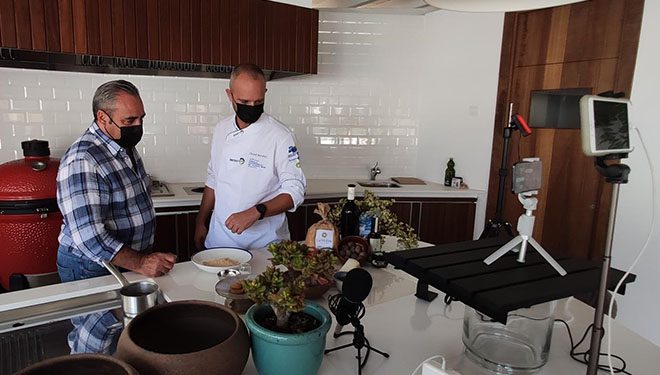 Saborea Lanzarote descubre los secretos de la riqueza gastronómica de la isla a un grupo de agentes de viajes portugueses
